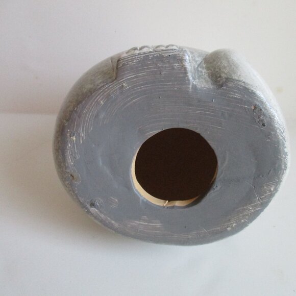 *Sly Charming Kitten Cat Gray and White Speckled Ceramic Sculpture - Picture 3 of 4